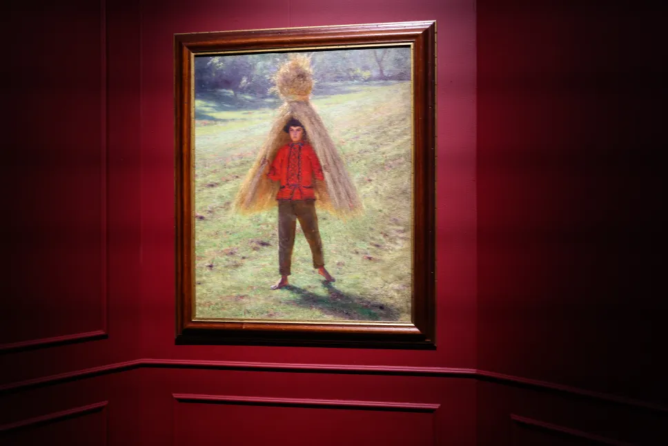 Aleksander Gierymski "Chłopiec niosący snop". Fot. PAP/Albert Zawada