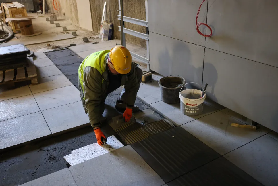 Budowa nowych stacji metra m2. Fot. PAP/Albert Zawada