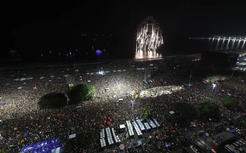  Darmowy koncert Shakiry na plaży Copacabana Fot. PAP/EPA/ANTONIO LACERDA