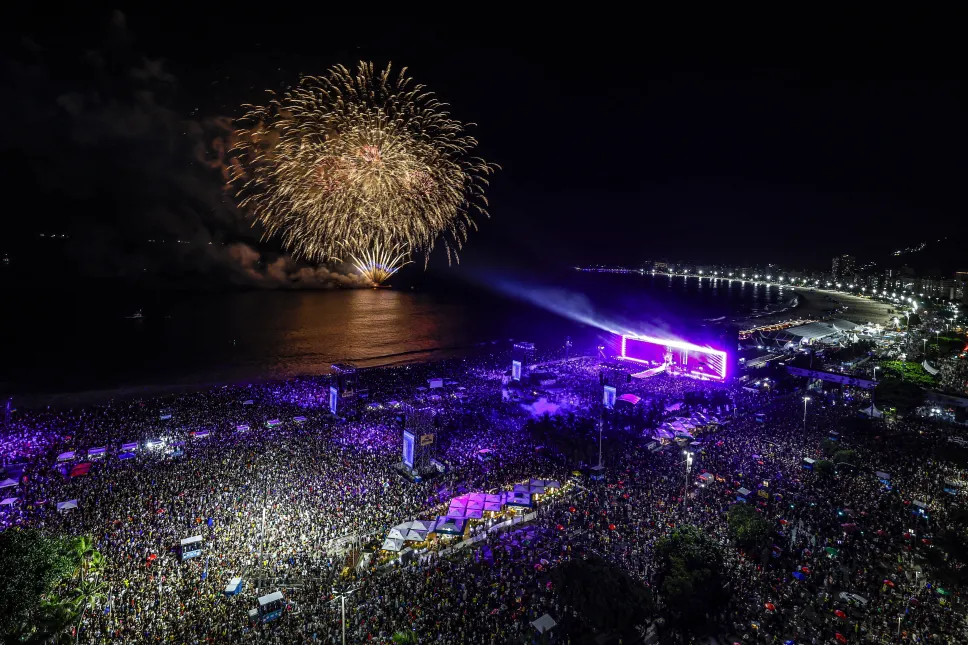 Darmowy koncert Shakiry na plaży Copacabana Fot. PAP/EPA/ANTONIO LACERDA