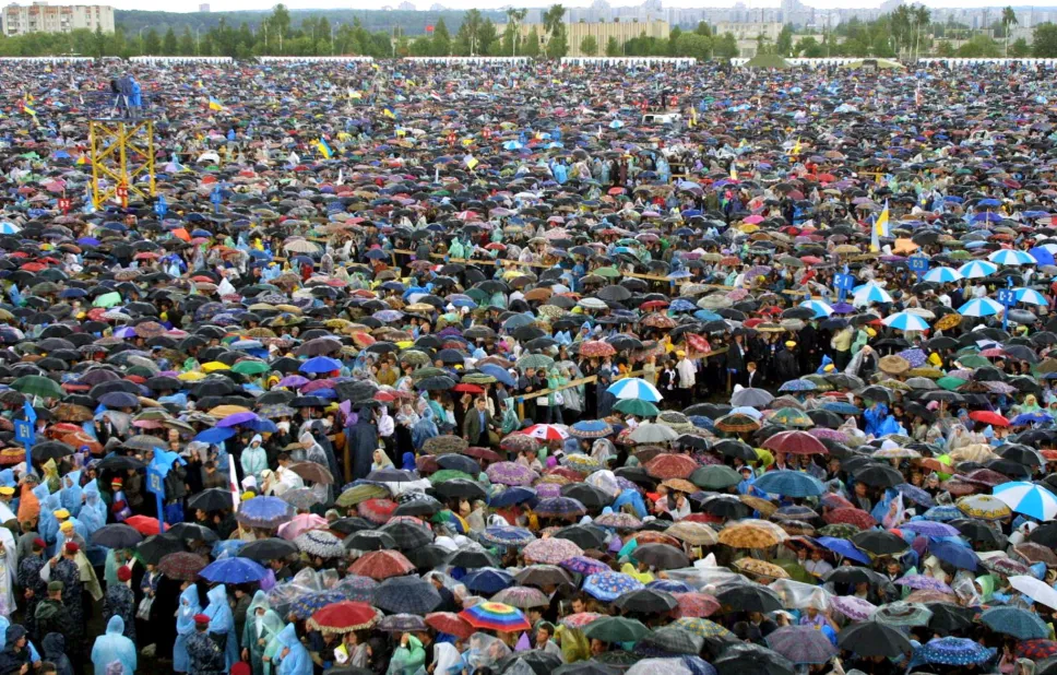 Pielgrzymka papieża Jana Pawła II do Ukrainy w 2001 roku. Fot. PAP/EPA