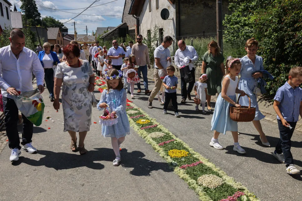 Procesja w Boże Ciało w miejscowości Klucz. Fot. PAP/Krzysztof Świderski