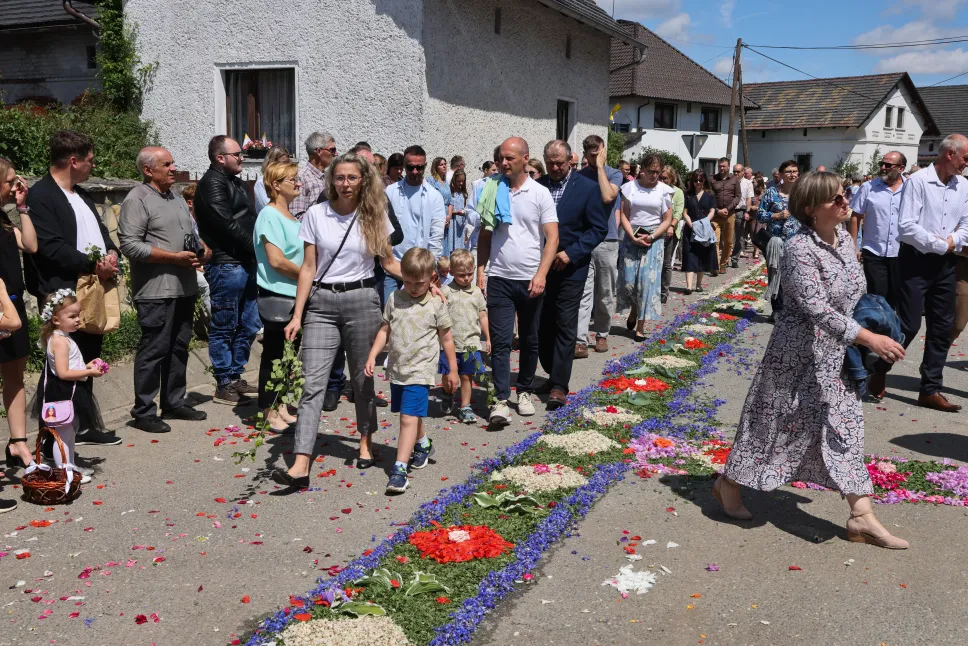 Procesja w Boże Ciało w miejscowości Klucz. Fot. PAP/Krzysztof Świderski
