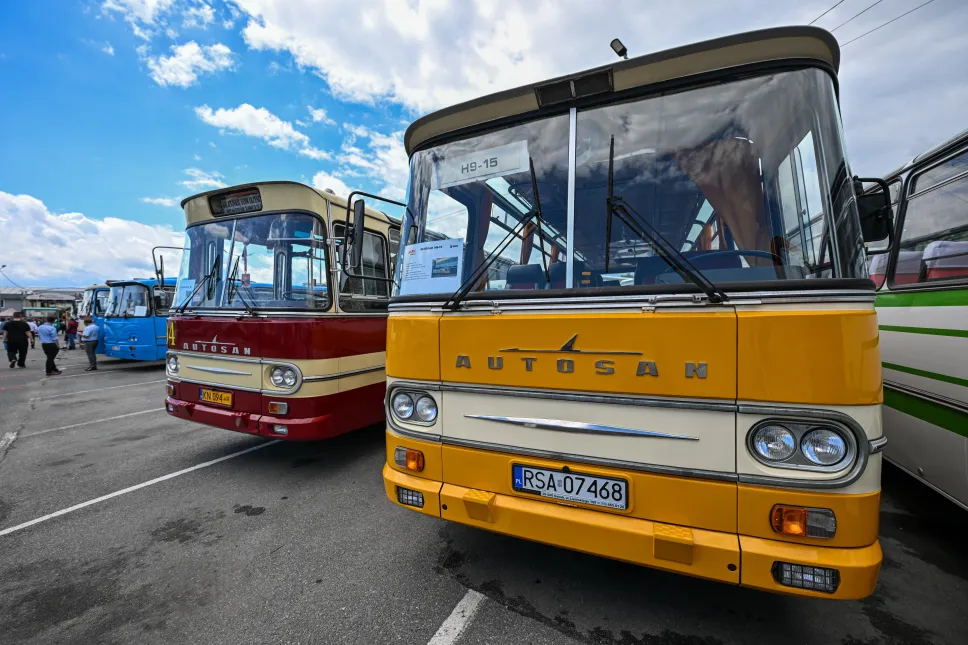 II Zlot Zabytkowych Autobusów w Rzeszowie. Fot. PAP/Darek Delmanowicz