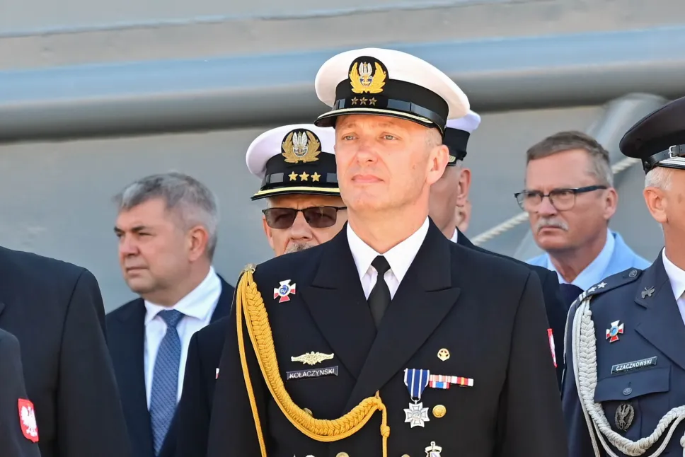 Obejmujący obowiązki dowódcy 8. Flotylli Obrony Wybrzeża komandor Artur Kołaczyński. Fot. PAP/Marcin Bielecki