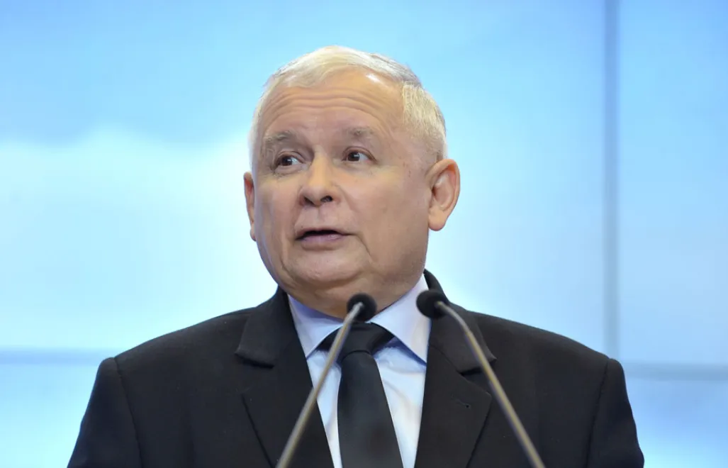 Warszawa, 15.05.2017. Prezes Prawa i Sprawiedliwości Jarosław Kaczyński podczas konferencji prasowej w siedzibie PiS przy ul. Nowogrodzkiej w Warszawie, 15 bm. (zuz) PAP/Marcin Obara PAP © 2017 / Marcin Obara