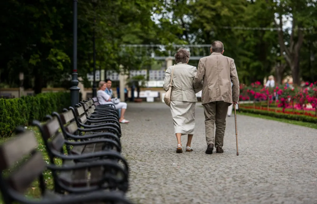 Inowrocław  29.07.2015  Kuracjusze. Park Solankowy. Uzdrowisko Solanki.
tż/soa PAP/Tytus Żmijewski Archiwum PAP © 2016 / Tytus Żmijewski