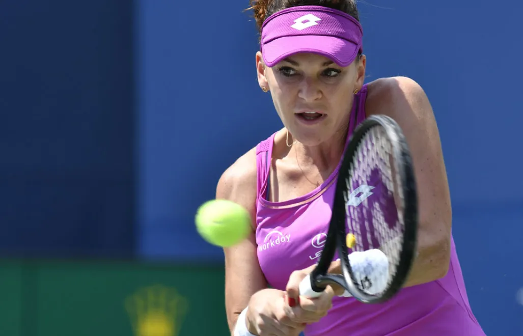 Agnieszka Radwanska of Poland in action against Caroline Wozniacki of Denmark during the third round of the Rogers Cup Women's tennis tournament in Toronto, Canada, 10 August 2017. Wozniacki defeated Radwanska 6-3, 6-1. Fot. PAP/EPA/WARREN TODA