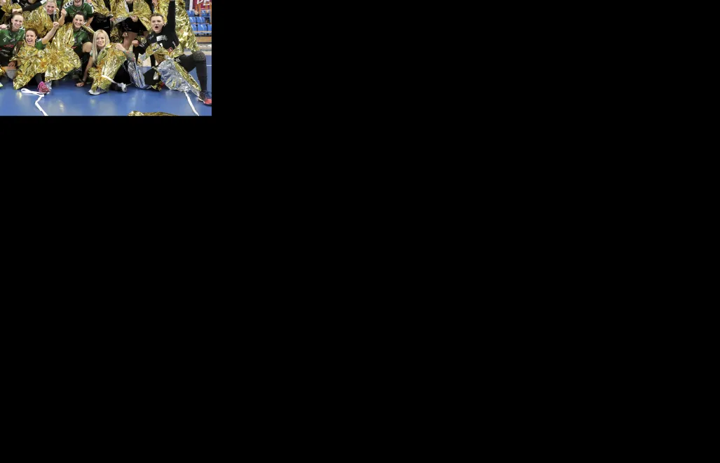 Zawodniczki MKS Perły Lublin cieszą się ze zwycięstwa Fot. PAP/Jacek Szydłowski