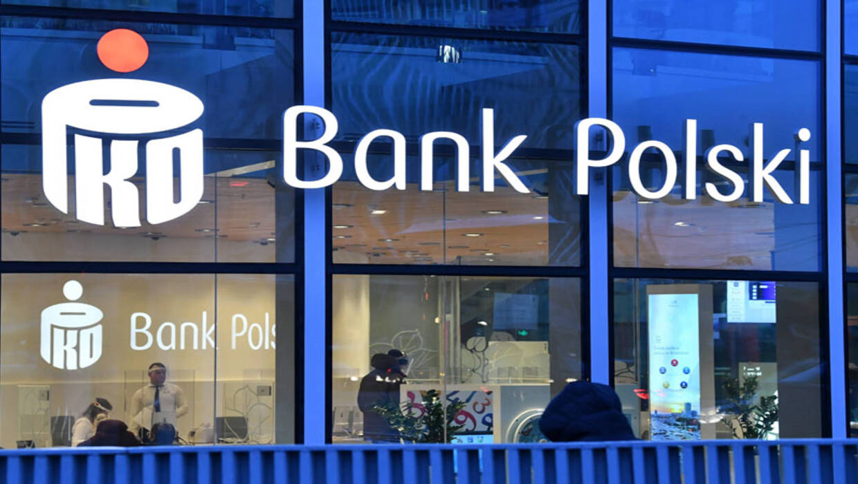 PKO Bank Polski S.A.- oddział PKO Rotunda w Warszawie. Fot. PAP/Radek Pietruszka 