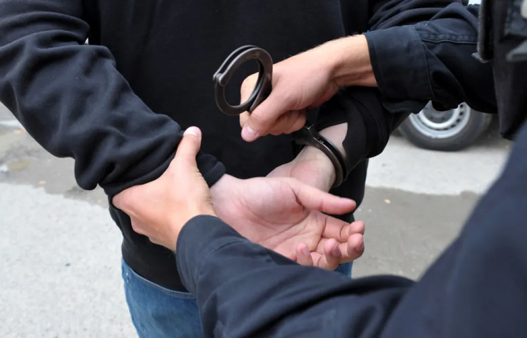 Kajdanki, zdjęcie ilustracyjne. Fot. PAP/Marcin Bielecki