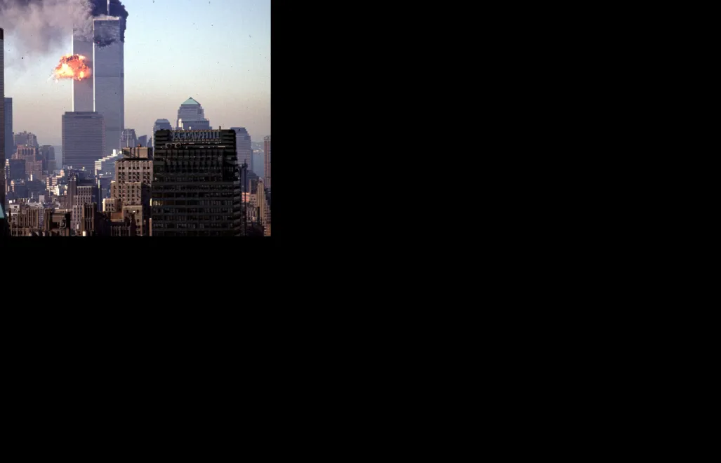 11 września 2001 roku, w najtragiczniejszych atakach terrorystycznych w historii USA, w Nowym Jorku, pod Waszyngtonem i w Shanksville w Pensylwanii zginęło prawie 3 tys. osób. Fot. PAP/EPA/SETH MCCALLISTER