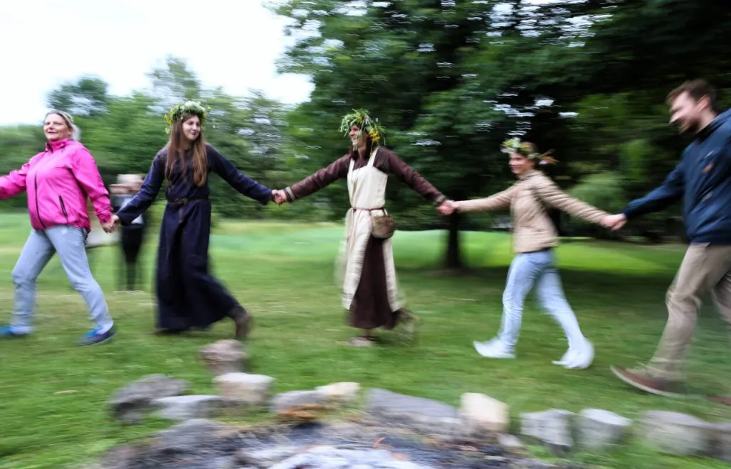 Impreza sobótkowa w chorzowskim skansenie. Fot. PAP/Andrzej Grygiel