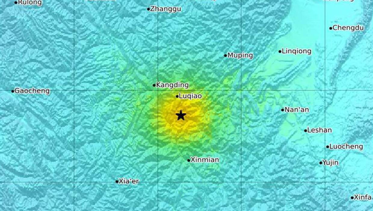  Mapa wstrząsów udostępniona przez United States Geological Survey pokazuje lokalizację trzęsienia ziemi, które nawiedziło region Luding w prowincji Syczuan. Fot. USGS HANDOUT PAP/EPA