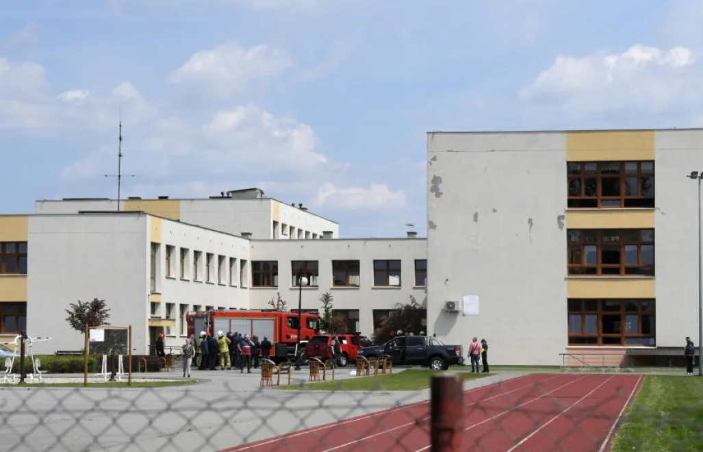 Szkoła, gdzie doszło do strzelaniny, w wyniku której dwie osoby zostały ranne.  Fot. PAP/Tytus Żmijewski