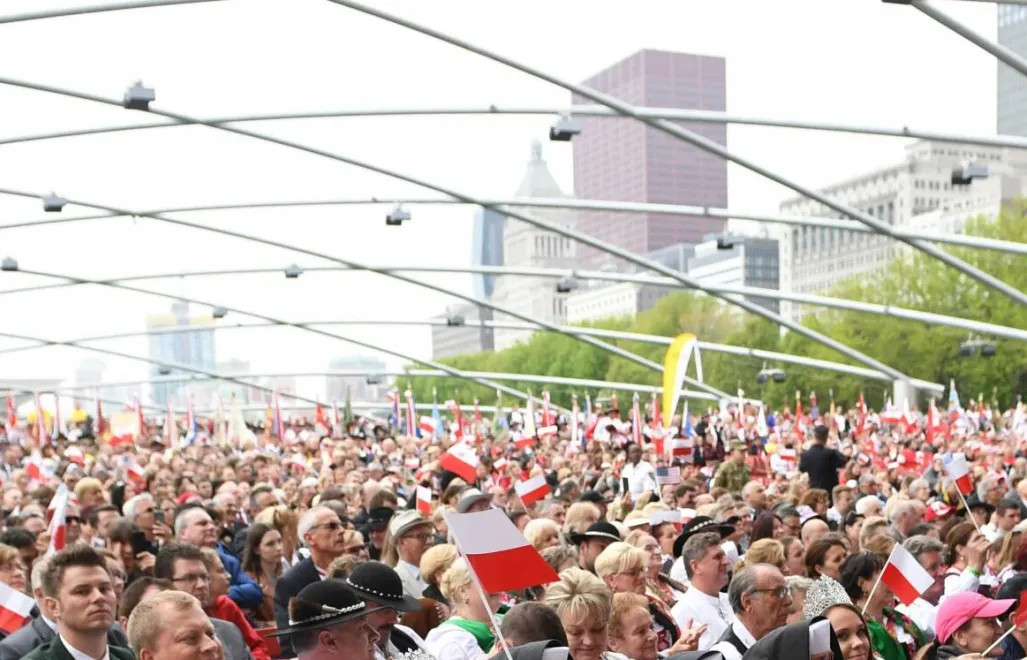 Polonia w USA. Fot. PAP/Radek Pietruszka (zdjęcie ilustracyjne)