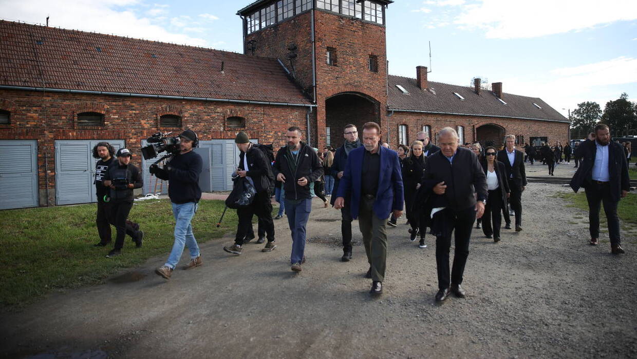 Arnold Schwarzenegger zwiedził Miejsce Pamięci Auschwitz. Fot. PAP/ Łukasz Gągulski