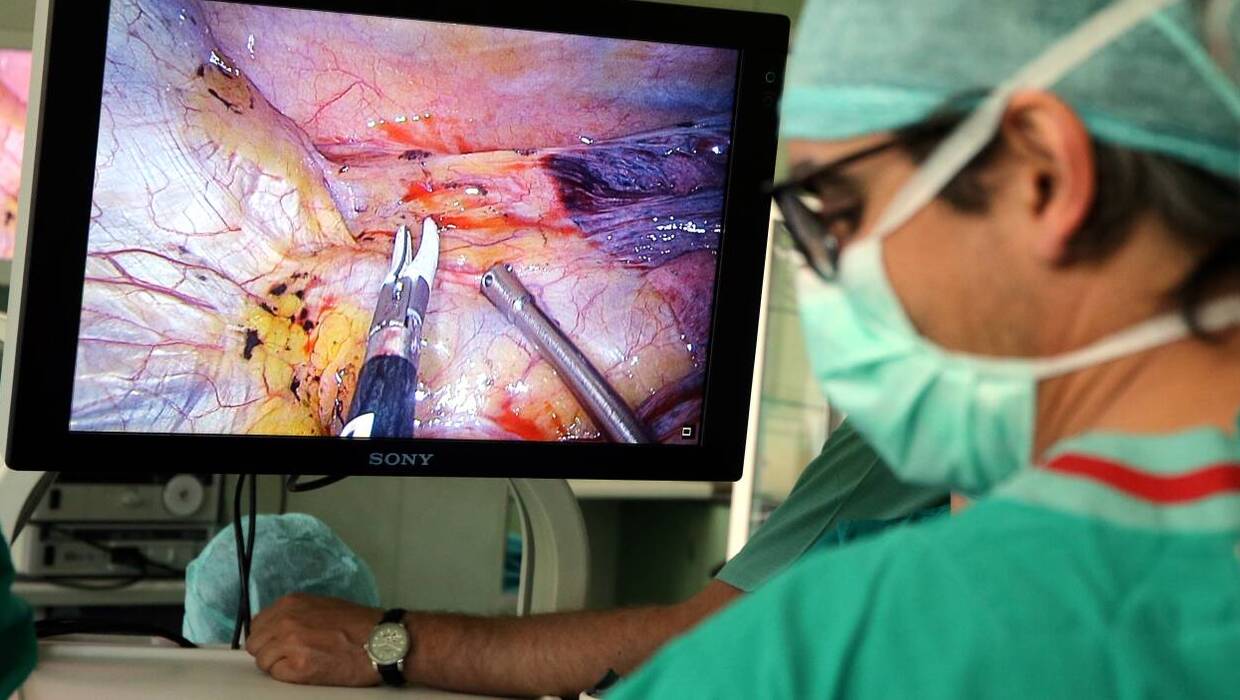 Operacja wycinania guza płuc Fot. PAP/Grzegorz Momot