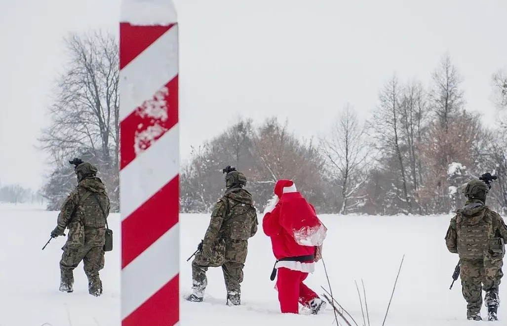 Nad bezpieczeństwem Mikołaja czuwają Terytorialsi. Fot. TT/@terytorialsi