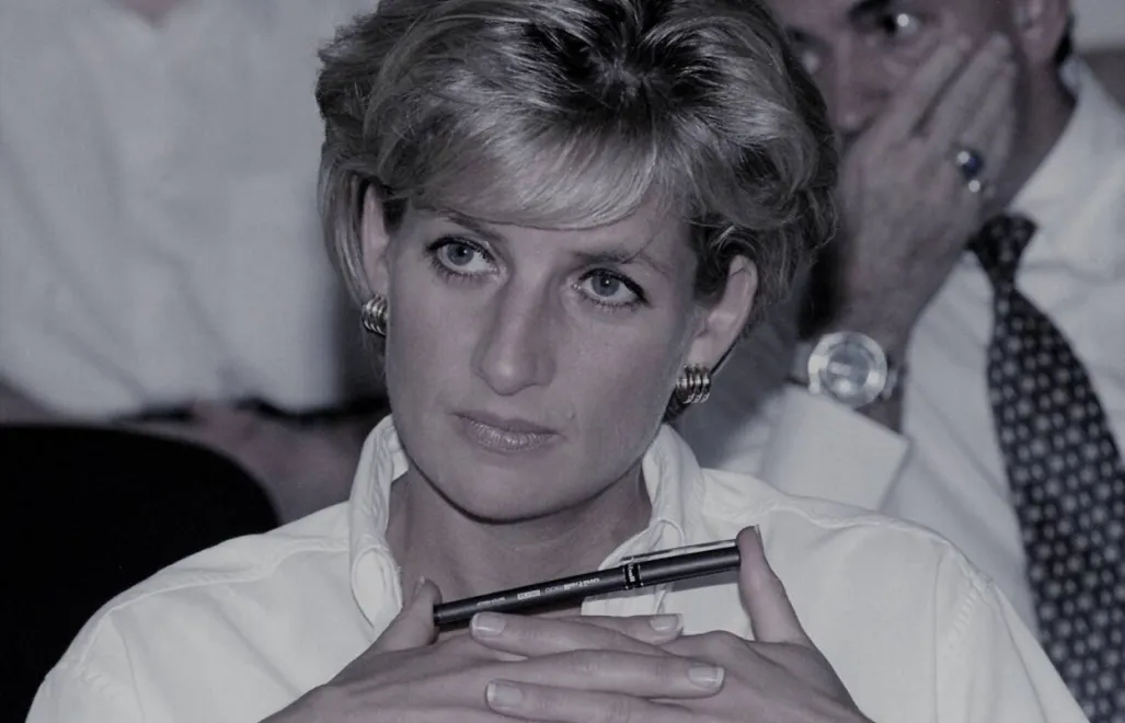 Syn brytyjskiego monarchy ujawnił, że nie mogąc poradzić sobie ze śmiercią Diany, zaczął wierzyć, że wypadek samochodowy, w którym zginęła, był mistyfikacją. Fot. PAP/EPA/JOHN STILLWELL