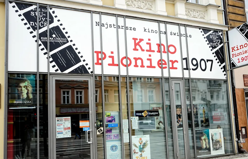 Kino Pionier w Szczecinie działa od ponad stu lat. Fot. PAP/Marcin Bielecki