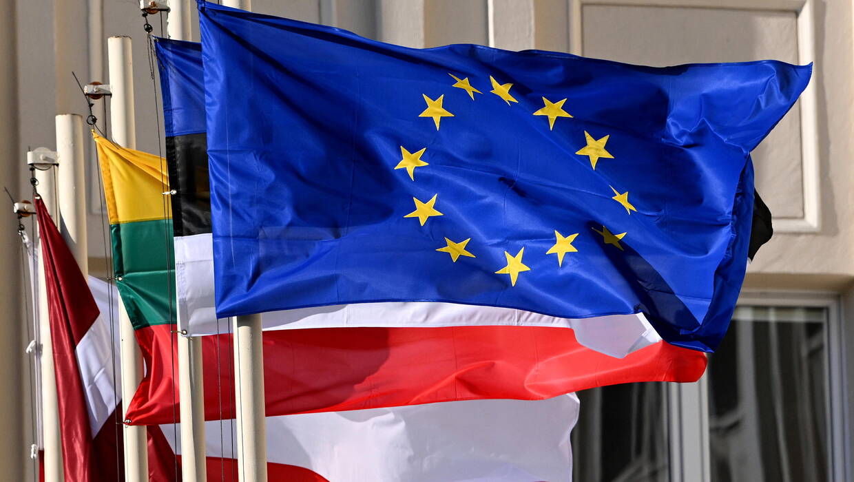 Flagi państw Unii Fot. PAP/Darek Delmanowicz