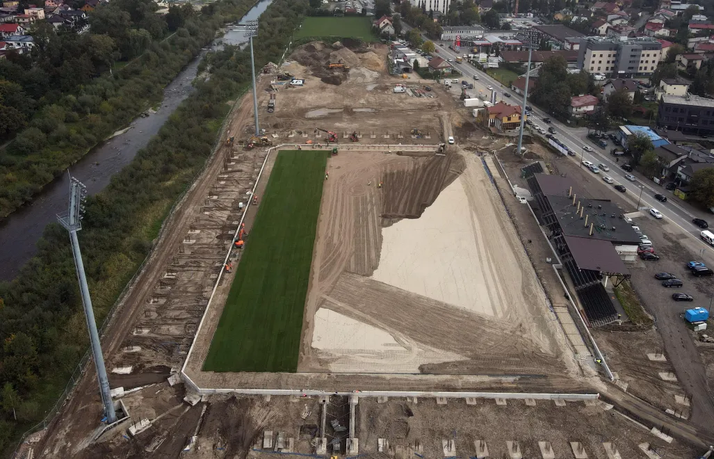 Budowa stadionu Sandecji w Nowym Sączu. Fot. PAP/Grzegorz Momot