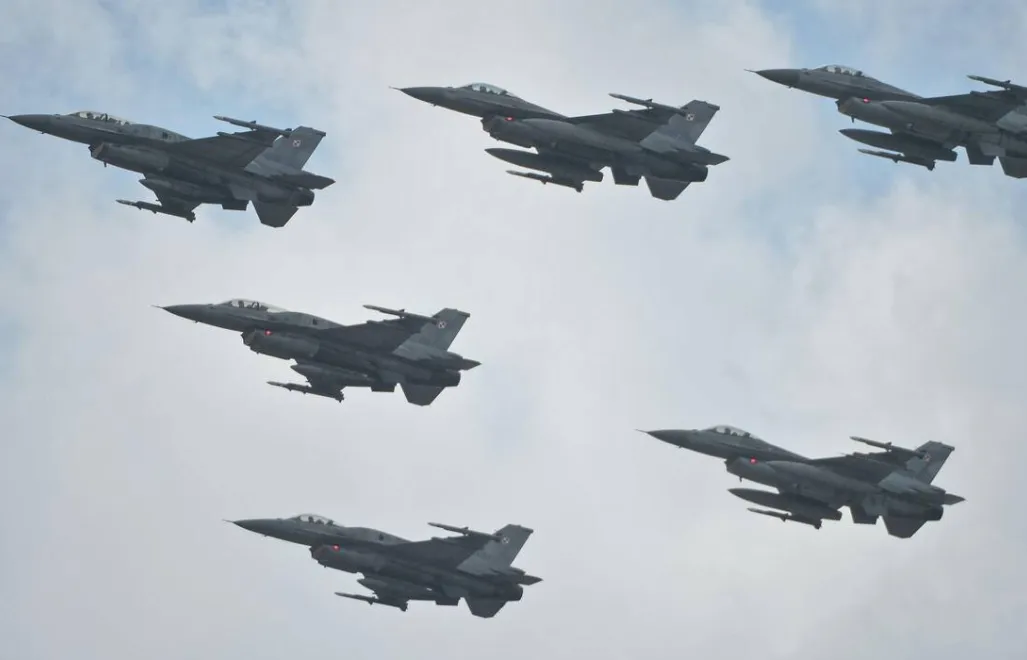Myśliwce F-16. Fot. PAP/Marcin Obara