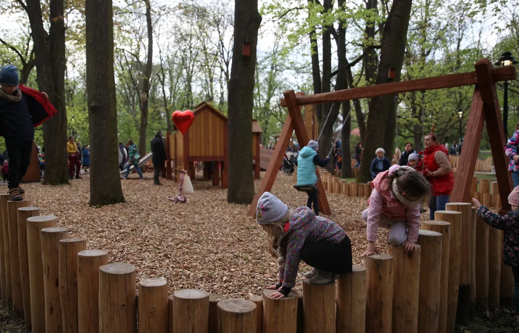 Plac zabaw. Fot. PAP/Łukasz Gągulski