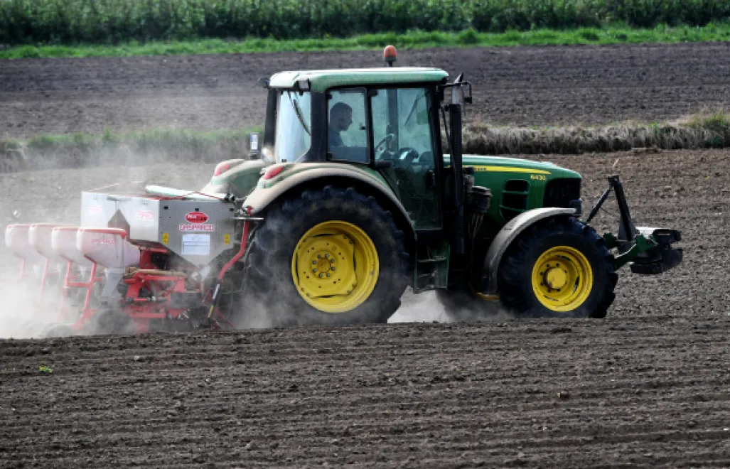 SN: gospodarstwo rolne przekazane następcy wchodzi do majątku wspólnego małżonków. Fot. PAP/D. Delmanowicz