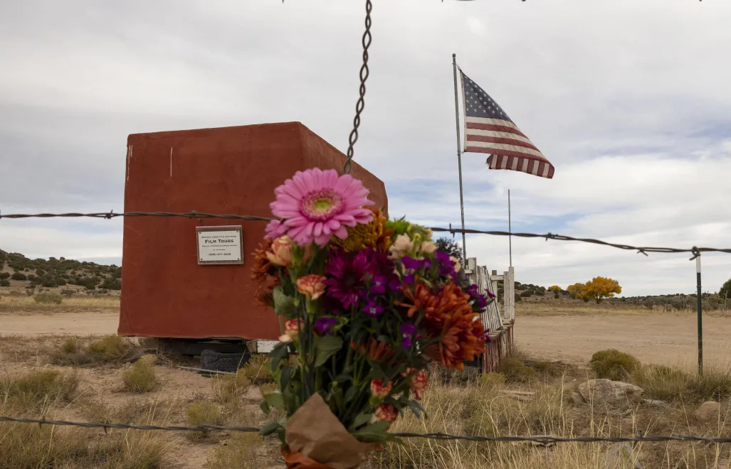 Kwiaty na planie zdjęciowym filmu "Rust". Fot. PAP/Mostafa Bassim Adly / Anadolu Agency/ABACAPRESS.COM Dostawca: PAP/Abaca