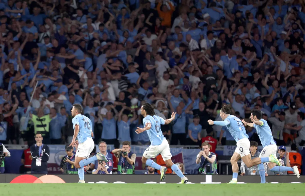 Piłkarze Manchester City. Fot. PAP/ EPA/ERDEM SAHIN 