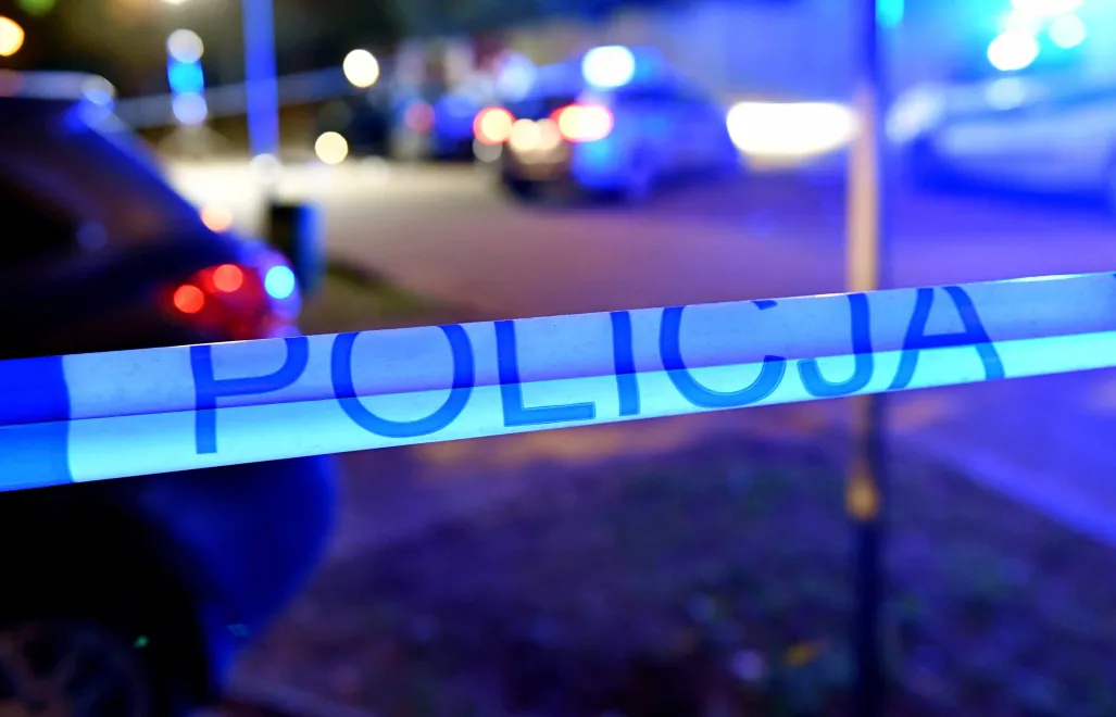 Taśma policyjna odgradzająca miejsce przestępstwa Fot. PAP/Marcin Bielecki