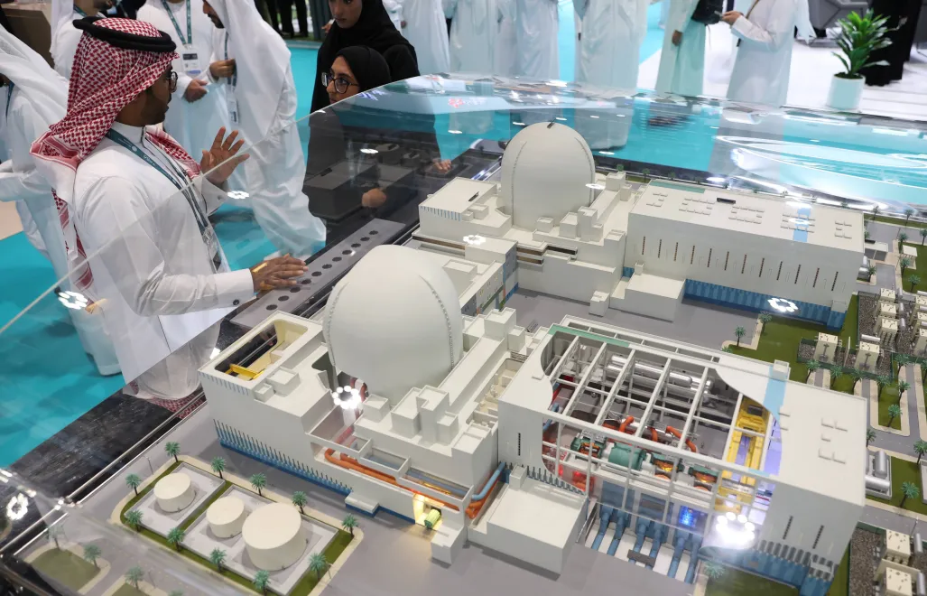 model elektrowni jądrowej Barakah w Zjednoczonych Emiratach Arabskich na wystawie World Utilities Congress w Abu Dhabi, fot. PAP/EPA/ALI HAIDER