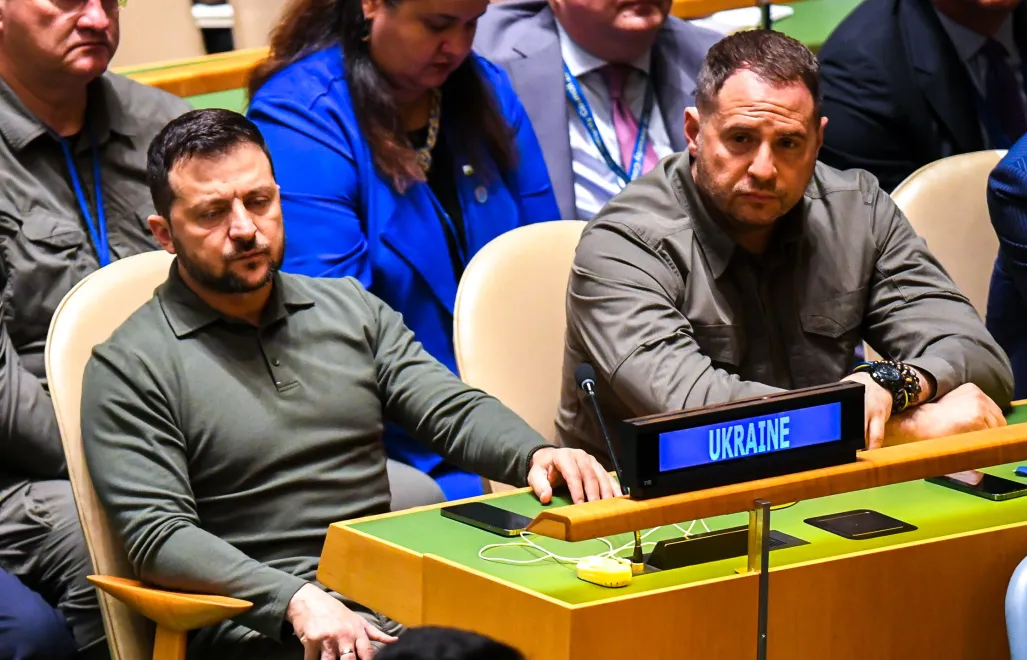 Prezydent Ukrainy Wołodymyr Zełenski (L) podczas debaty generalnej 78. sesji Zgromadzenia Ogólnego ONZ w Nowym Jorku Fot. PAP/Andrzej Lange