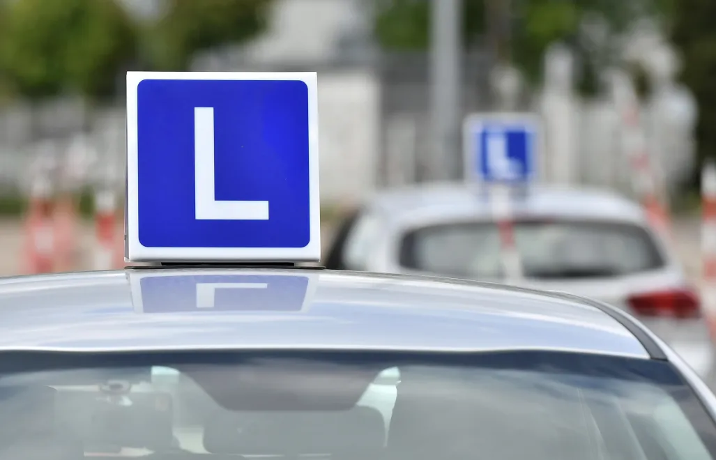 Egzamin na prawo jazdy we Wrocławiu, fot. PAP/Maciej Kulczyński