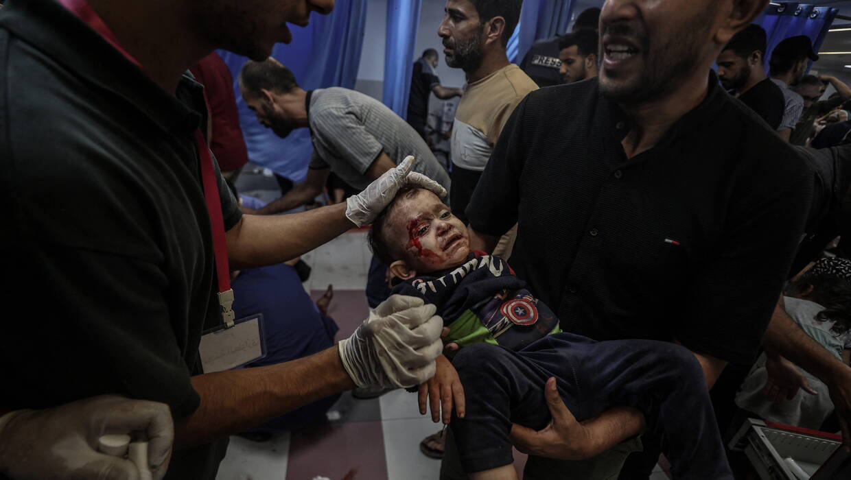 Setki zabitych w ataku na szpital baptystyczny w Gaza Al-Ahli. Fot. PAP/Abaca