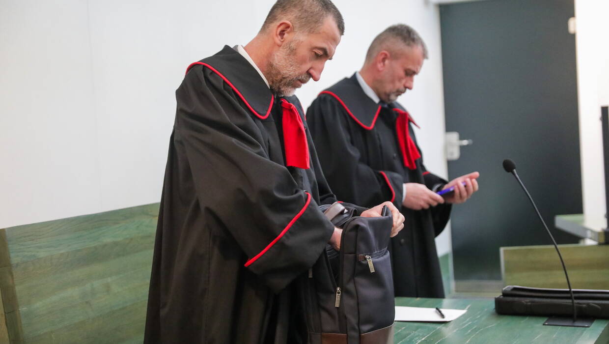 Prokuratorzy Jarosław Szubert i Mariusz Jaworski na sali Sądu Apelacyjnego w Warszawie