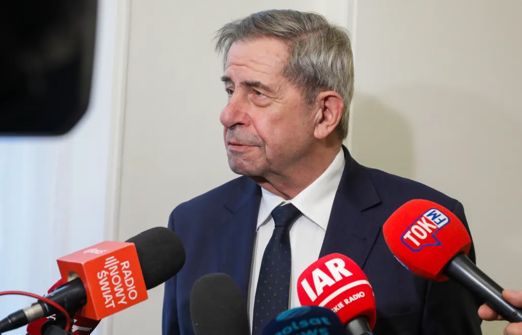 Były prezes TK i były rzecznik praw obywatelskich prof. Andrzej Zoll w Sejmie Fot. PAP/Tomasz Gzell