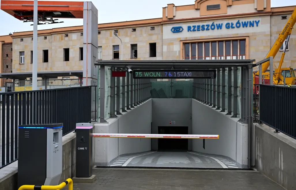 Rzeszowskie Centrum Komunikacyjne. Fot. PAP/Darek Delmanowicz