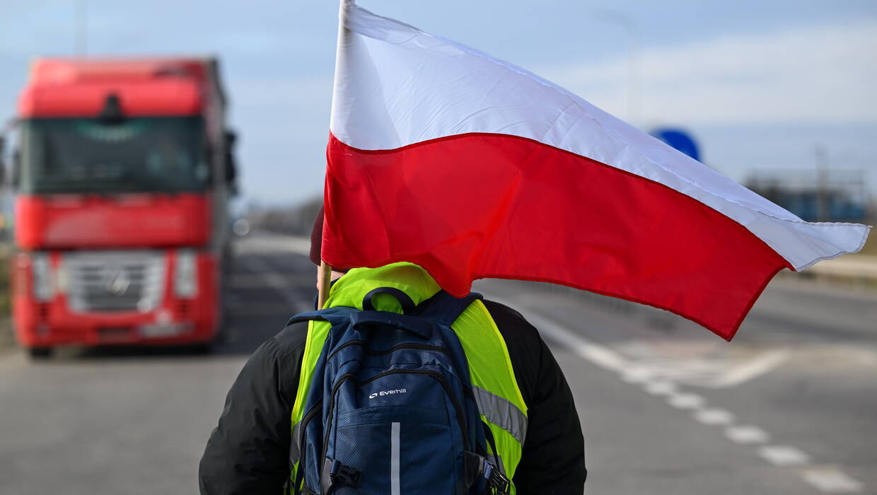 Protest rolników przed polsko-ukraińskim przejściem granicznym w Medyce. Fot. PAP/Darek Delmanowicz