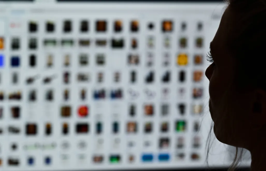 Pedofile często działają przez internet, wykorzystując metodę tzw. child grooming	Fot. PAP/DPA/Arne Dedert