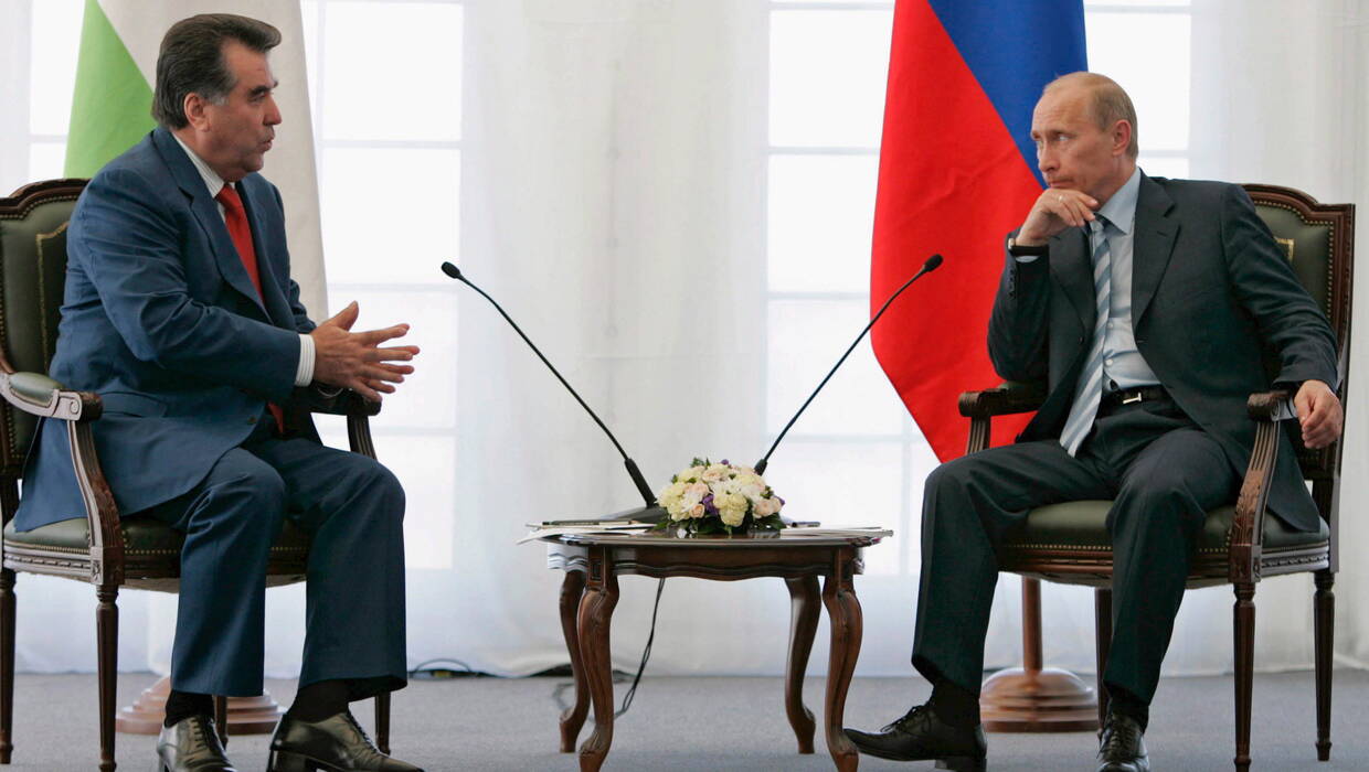 Prezydent Rosji Władimir Putin i prezydent Tadżykistanu Emomali Rachmon. Fot. PAP/EPA/DMITRY ASTAKHOV