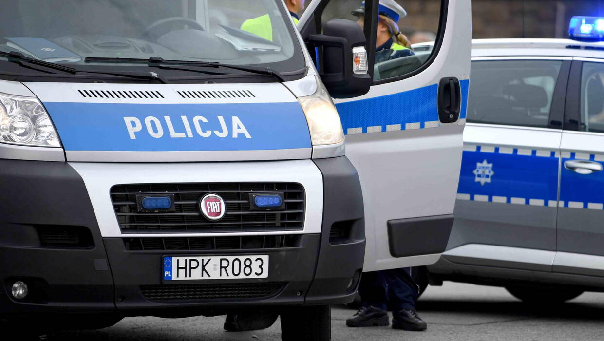 Policyjne radiowozy, zdjęcie ilustracyjne, fot. PAP/Darek Delmanowicz