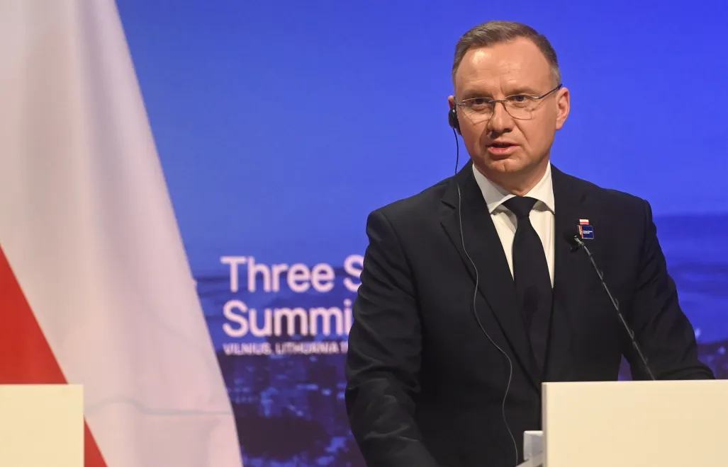 Prezydent RP Andrzej Duda na konferencji prasowej po 9. Szczycie Inicjatywy Trójmorza w Pałacu Wielkich Książąt Litewskich w Wilnie, fot. PAP/Piotr Nowak
