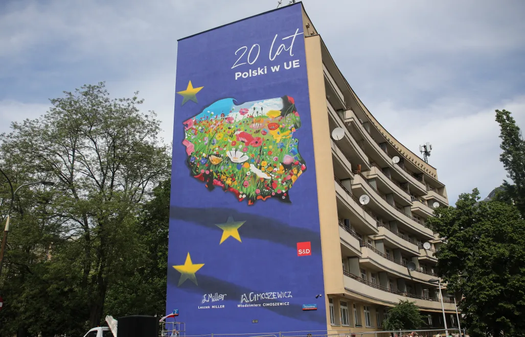 Odsłonięcie muralu z okazji 20-lecia wejścia Polski do Unii Europejskiej. Fot. PAP/Albert Zawada