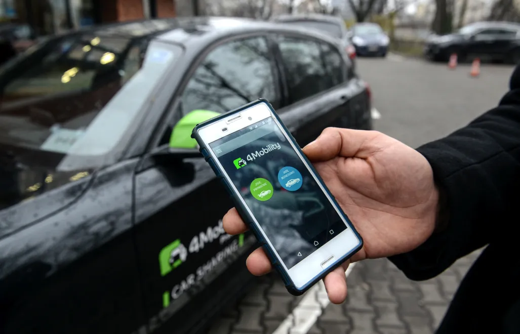 Carsharing. Fot. PAP/Jakub Kamiński