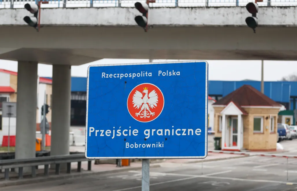 Zamknięte przejście graniczne w Bobrownikach Fot. PAP/Artur Reszko 