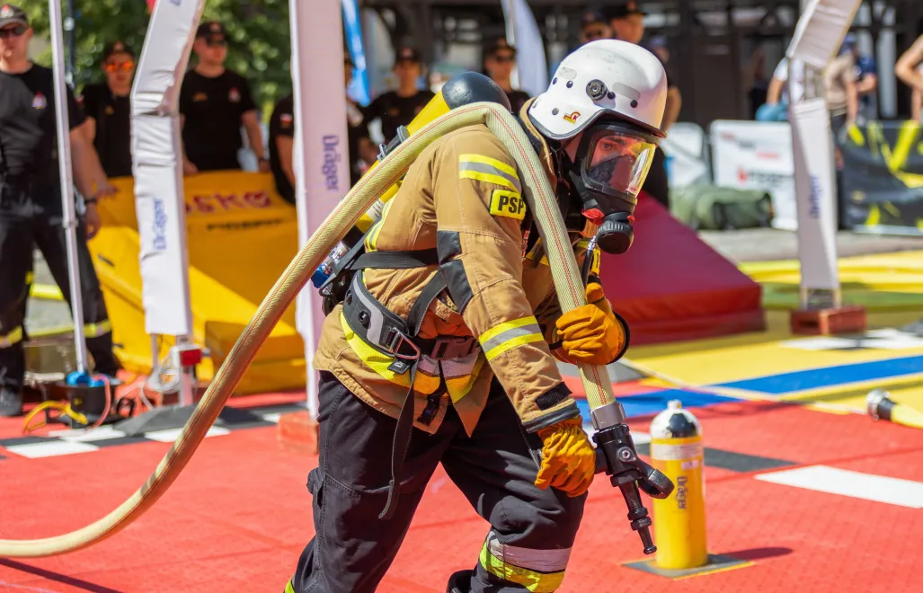 Mistrzostwa Polski strażaków w formule FireFit. fot. PAP/Mikołaj Kuras