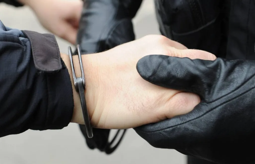 Zatrzymanie mężczyzny (zdjęcie ilustracyjne) Fot. PAP/Marcin Bielecki